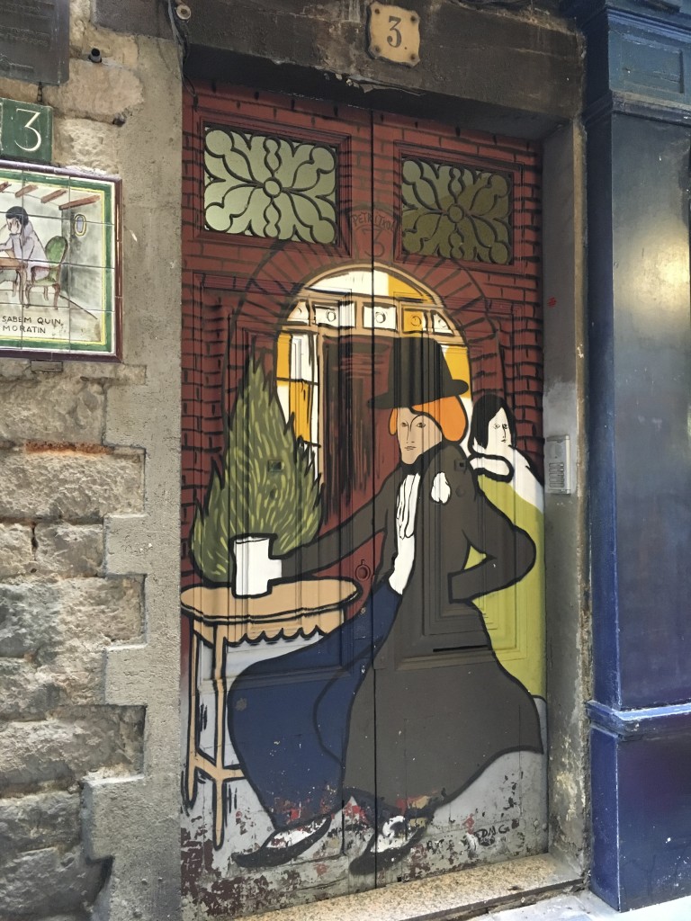 barcelona walk architecture art door decor toulouse lautrec