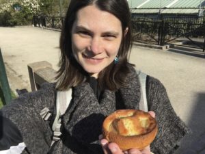 paris pres de parc georges brassens bakery treat pear sponge max poilane selfie